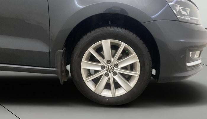 2017 Volkswagen Vento HIGHLINE PLUS 1.2 AT 16 ALLOY, Petrol, Automatic, 78,846 km, Right Front Wheel