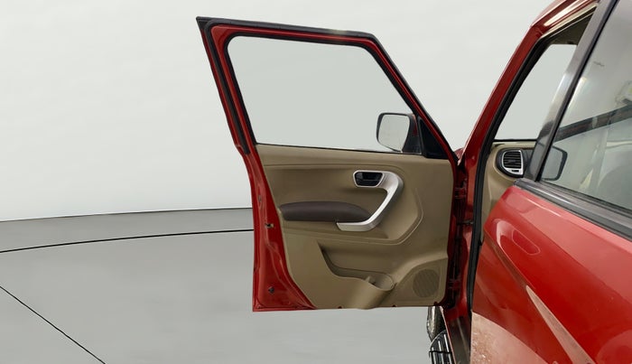 2017 Mahindra TUV300 T8 AMT, Diesel, Automatic, 1,35,545 km, LHS Front Door