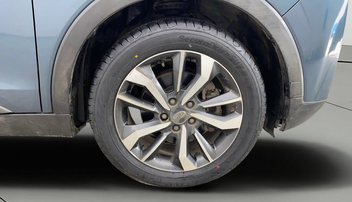 2019 Mahindra XUV300 W8 (O) 1.5 DIESEL, Diesel, Manual, 81,202 km, Right Front Wheel