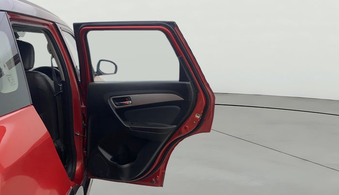 2018 Maruti Vitara Brezza ZDI PLUS AT DUAL TONE, Diesel, Automatic, 1,03,888 km, RHS Rear Door