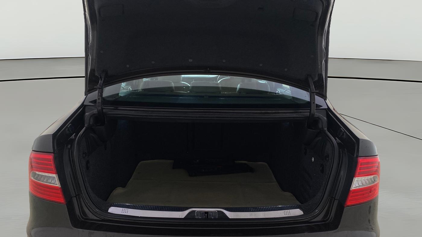 2014 Skoda Superb ELEGANCE 1.8 TSI AT, Petrol, Automatic, 73,571 km, Boot Open Zoomed View