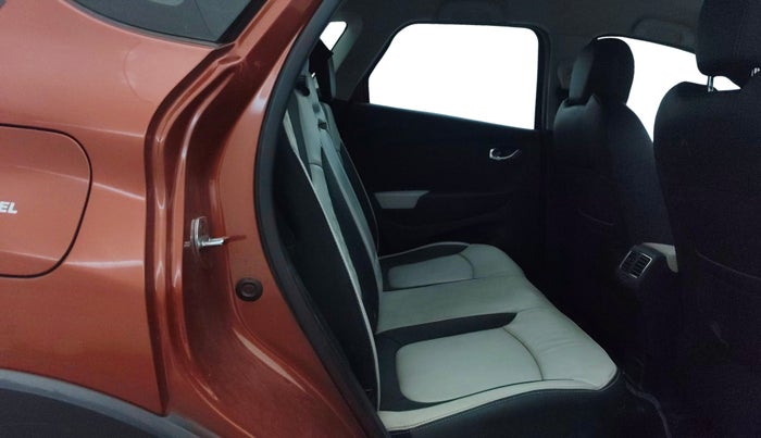 2017 Renault Captur PLATINE DIESEL , Diesel, Manual, 95,011 km, Right Side Rear Door Cabin