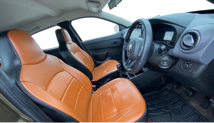 2022 Renault Kwid RXT 1.0 (O), Petrol, Manual, 16,531 km, Right Side Front Door Cabin