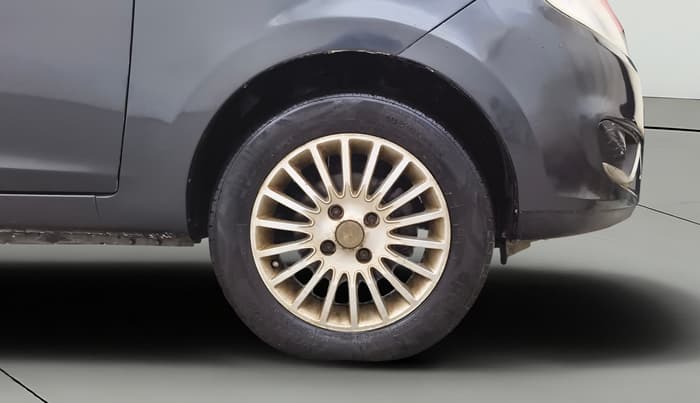 2015 Tata Zest XT PETROL, Petrol, Manual, 74,609 km, Right Front Wheel