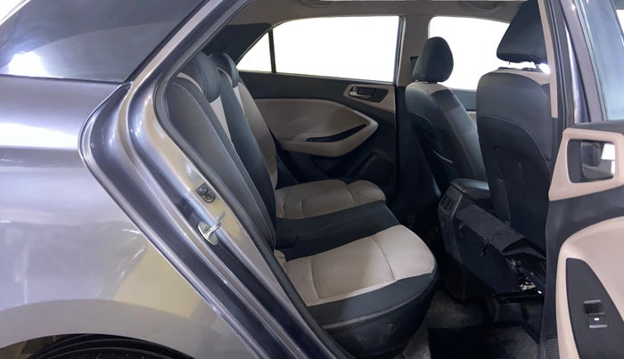 2016 Hyundai Elite i20 SPORTZ 1.2, Petrol, Manual, 61,356 km, Right Side Rear Door Cabin