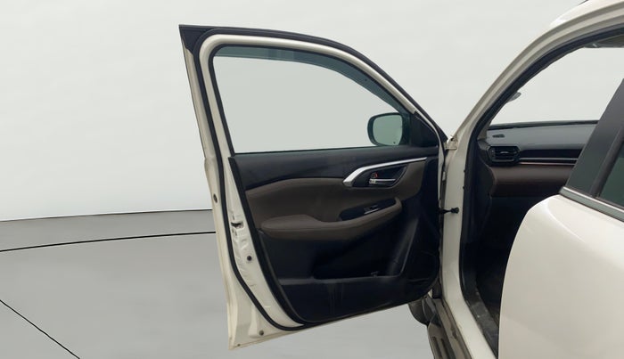 2024 Toyota URBAN CRUISER HYRYDER V HYBRID, Hybrid, Automatic, 14,033 km, LHS Front Door