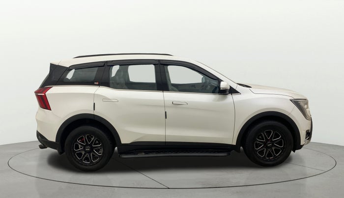 2022 Mahindra XUV700 AX 7 P AT 7 STR, Petrol, Automatic, 18,173 km, Right Side View