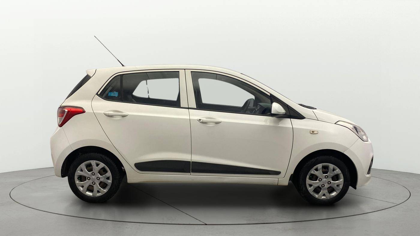 2016 Hyundai Grand i10 MAGNA 1.2 KAPPA VTVT, Petrol, Manual, 70,249 km, Right Side View