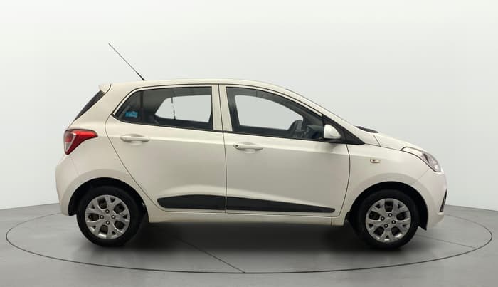 2016 Hyundai Grand i10 MAGNA 1.2 KAPPA VTVT, Petrol, Manual, 70,249 km, Right Side View