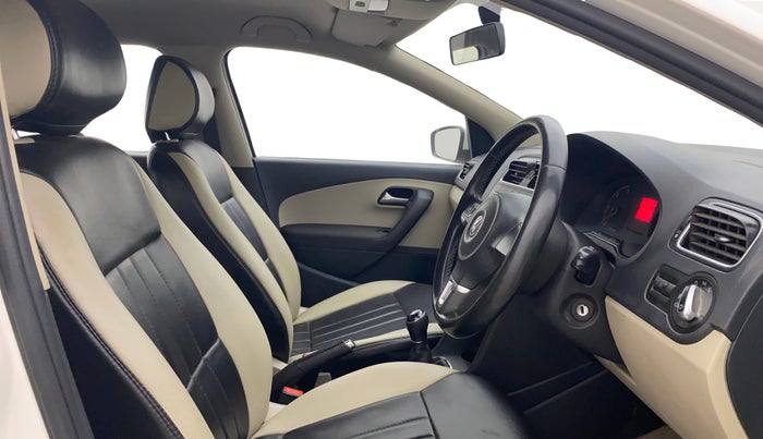 2013 Volkswagen Polo HIGHLINE DIESEL, Diesel, Manual, 88,009 km, Right Side Front Door Cabin