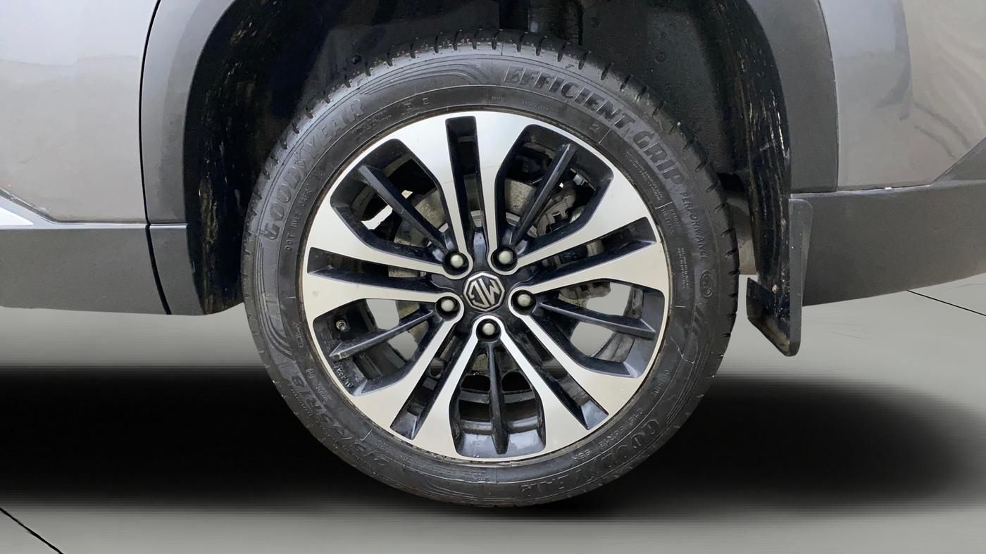 2023 MG HECTOR SHARP 1.5 PETROL CVT, Petrol, Automatic, 12,257 km, Left Rear Wheel