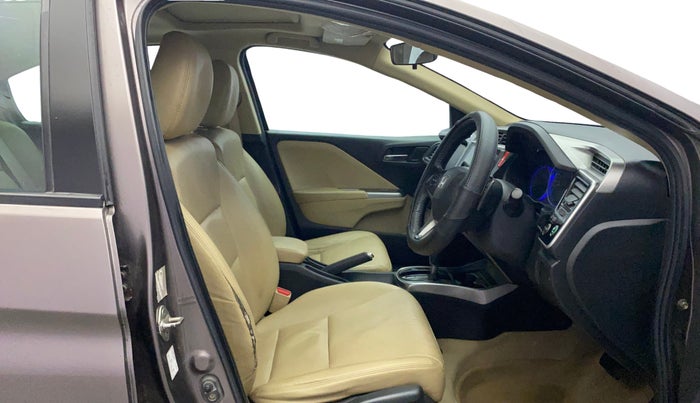 2016 Honda City 1.5L I-VTEC VX CVT, Petrol, Automatic, 1,42,290 km, Right Side Front Door Cabin