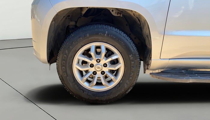 2017 Mahindra TUV300 T8, Diesel, Manual, 96,442 km, Left Front Wheel