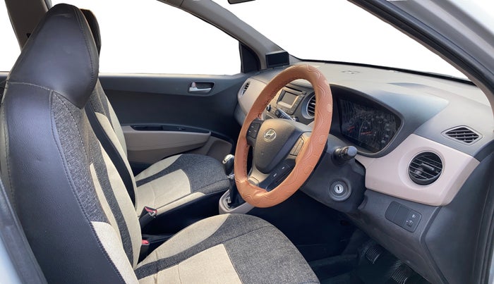 2015 Hyundai Xcent S 1.2, Petrol, Manual, 39,511 km, Right Side Front Door Cabin