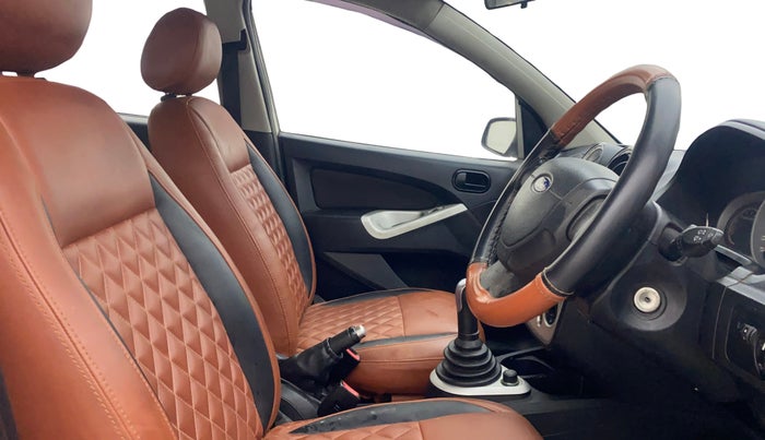 2012 Ford Figo TITANIUM 1.4 DIESEL, Diesel, Manual, 1,33,231 km, Right Side Front Door Cabin