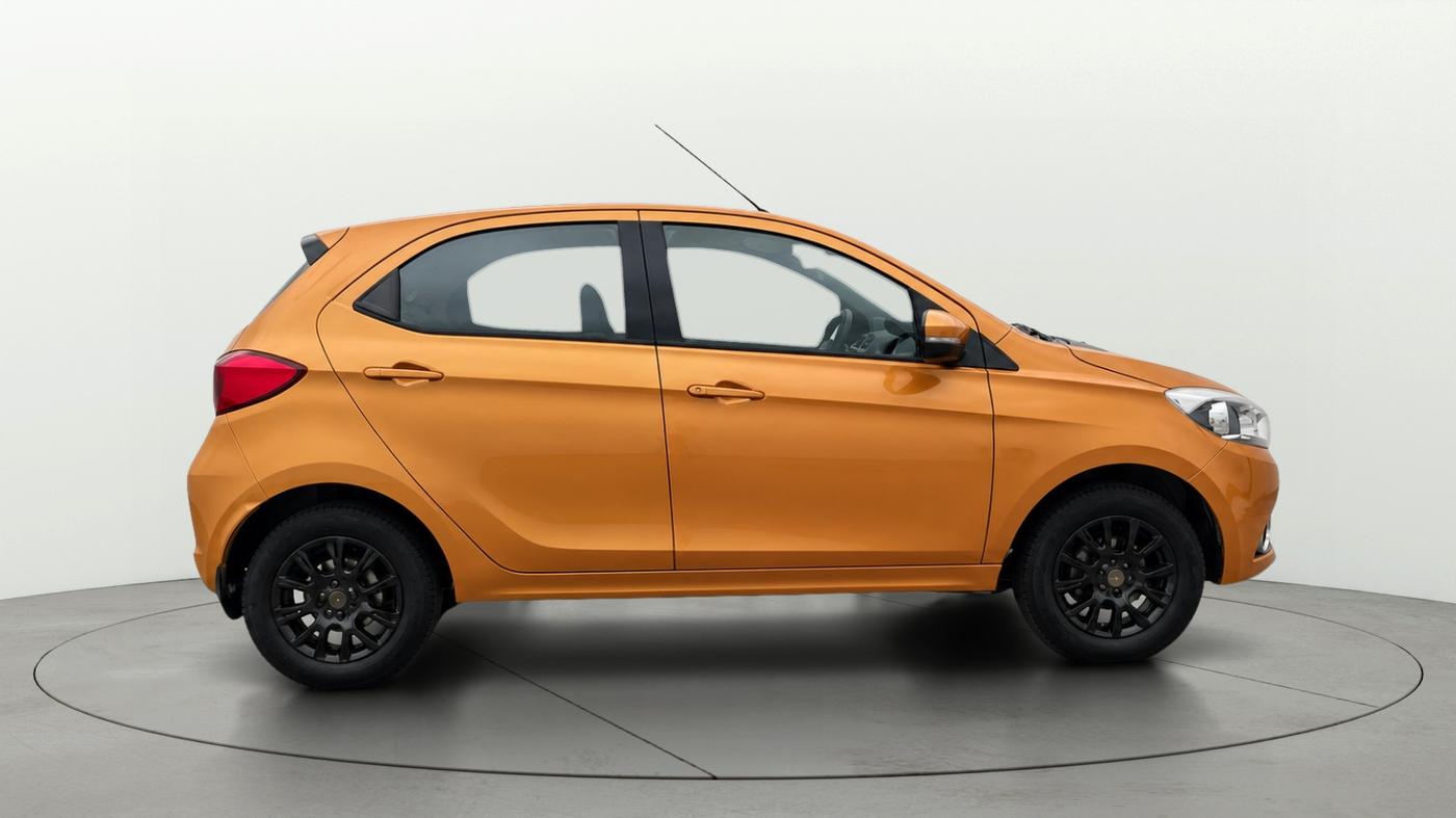 2016 Tata Tiago XZ PETROL, Petrol, Manual, 40,629 km, Right Side View