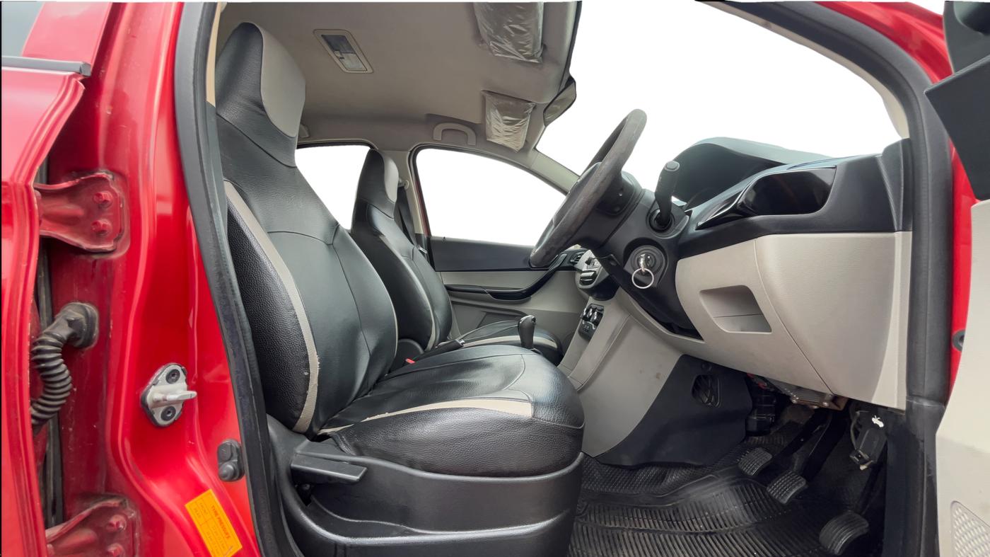 2018 Tata Tiago XT PETROL, Petrol, Manual, 66,030 km, Right Side Front Door Cabin