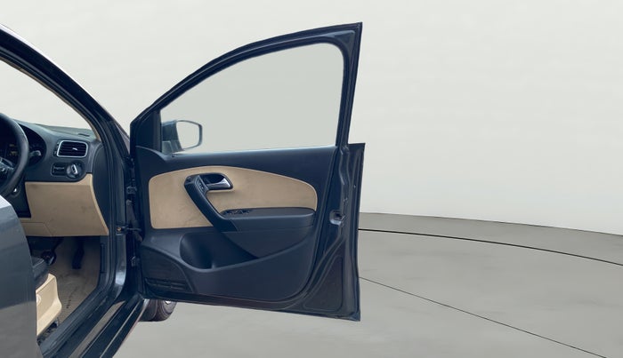 2015 Volkswagen Polo HIGHLINE1.2L, Petrol, Manual, 76,881 km, RHS Front Door