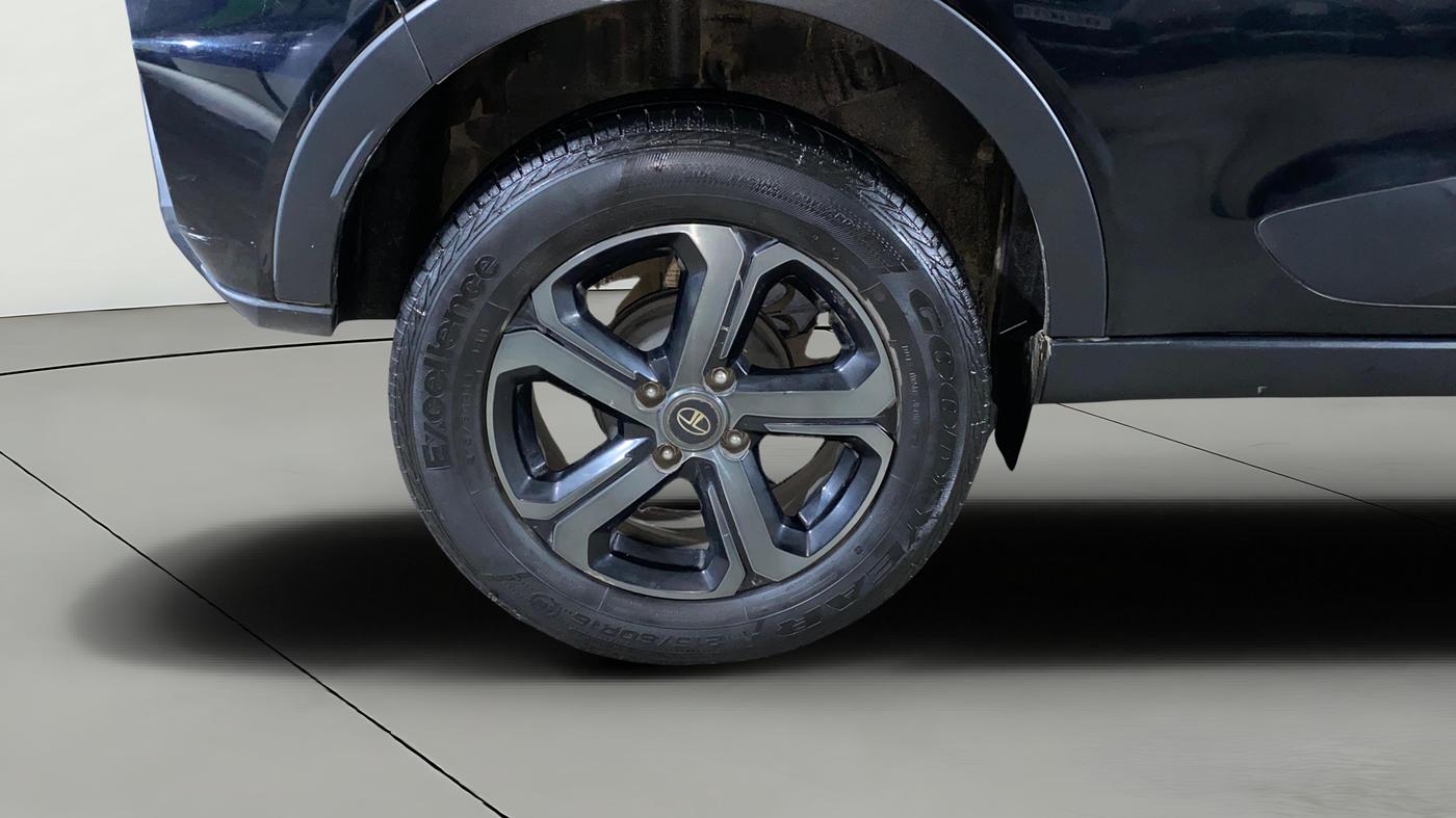 2023 Tata NEXON XZA PLUS LUX SUNROOF DARK PETROL, Petrol, Automatic, 23,369 km, Right Rear Wheel