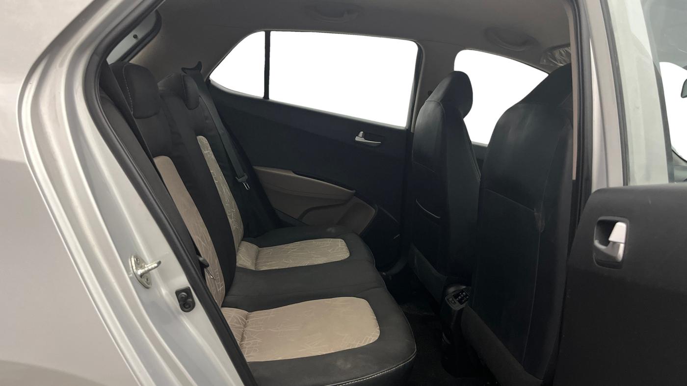2015 Hyundai Grand i10 SPORTZ 1.2 KAPPA VTVT, Petrol, Manual, 20,779 km, Right Side Rear Door Cabin