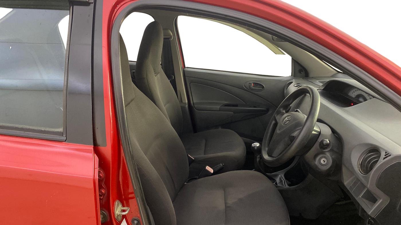 2012 Toyota Etios G, Petrol, Manual, 53,822 km, Right Side Front Door Cabin