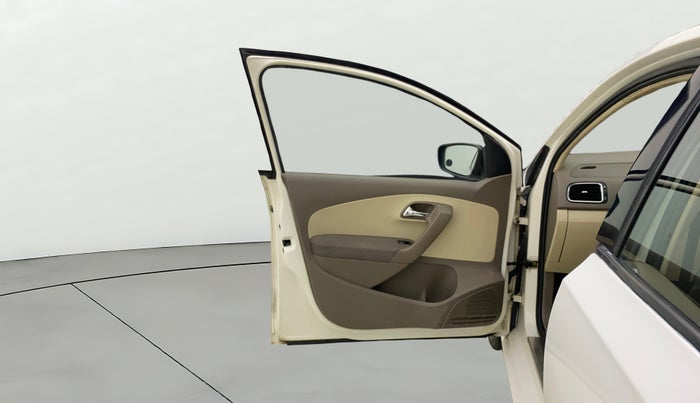 2013 Skoda Rapid AMBITION 1.6 MPI MT PLUS, Petrol, Manual, 83,915 km, LHS Front Door