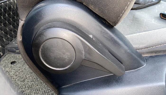 2020 Tata ALTROZ XZ PETROL, Petrol, Manual, 86,126 km, Third Seat Row ( optional )