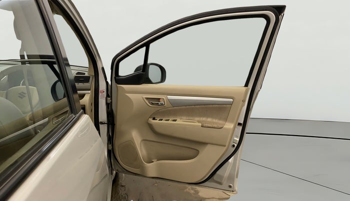 2014 Maruti Ertiga VXI, Petrol, Manual, 37,704 km, RHS Front Door