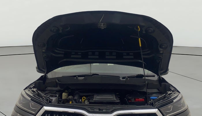 2022 Skoda KUSHAQ AMBITION 1.0L TSI MT, Petrol, Manual, 32,356 km, Open Bonet