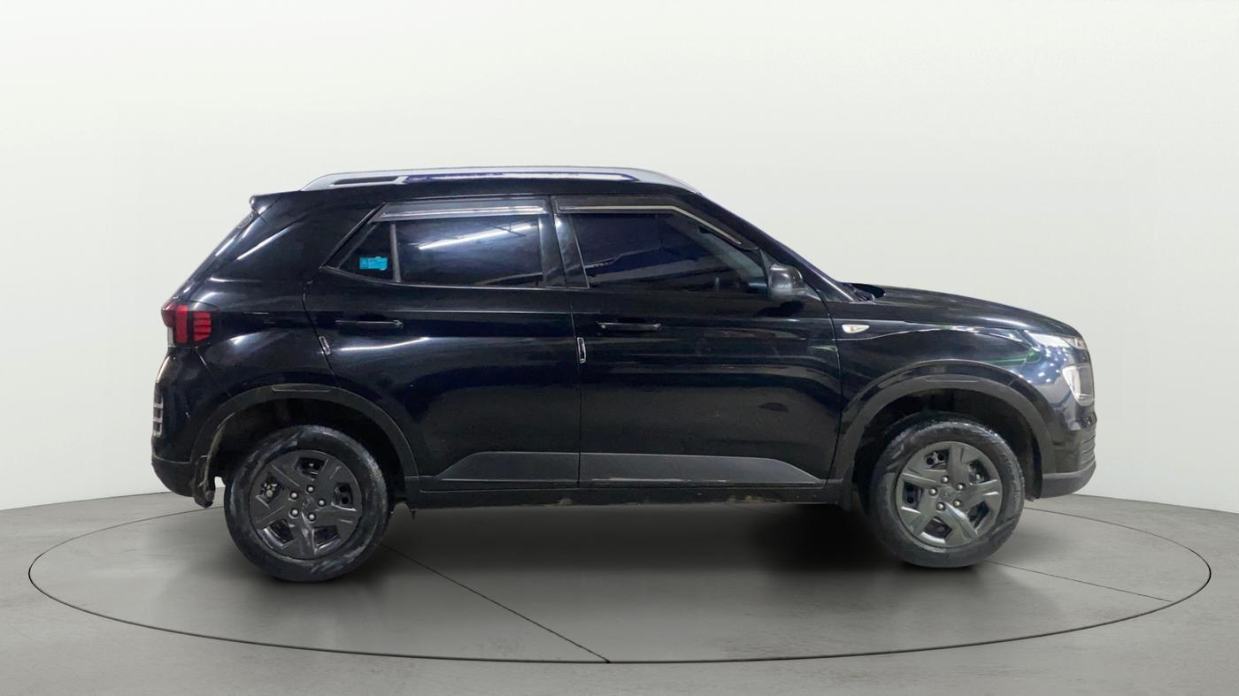 2023 Hyundai VENUE S 1.2, Petrol, Manual, 16,053 km, Right Side View