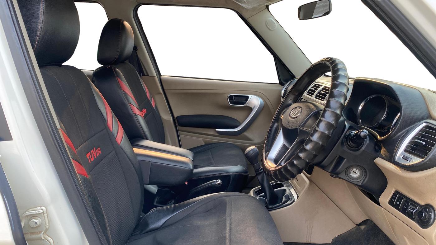 2018 Mahindra TUV300 T10, Diesel, Manual, 59,637 km, Right Side Front Door Cabin