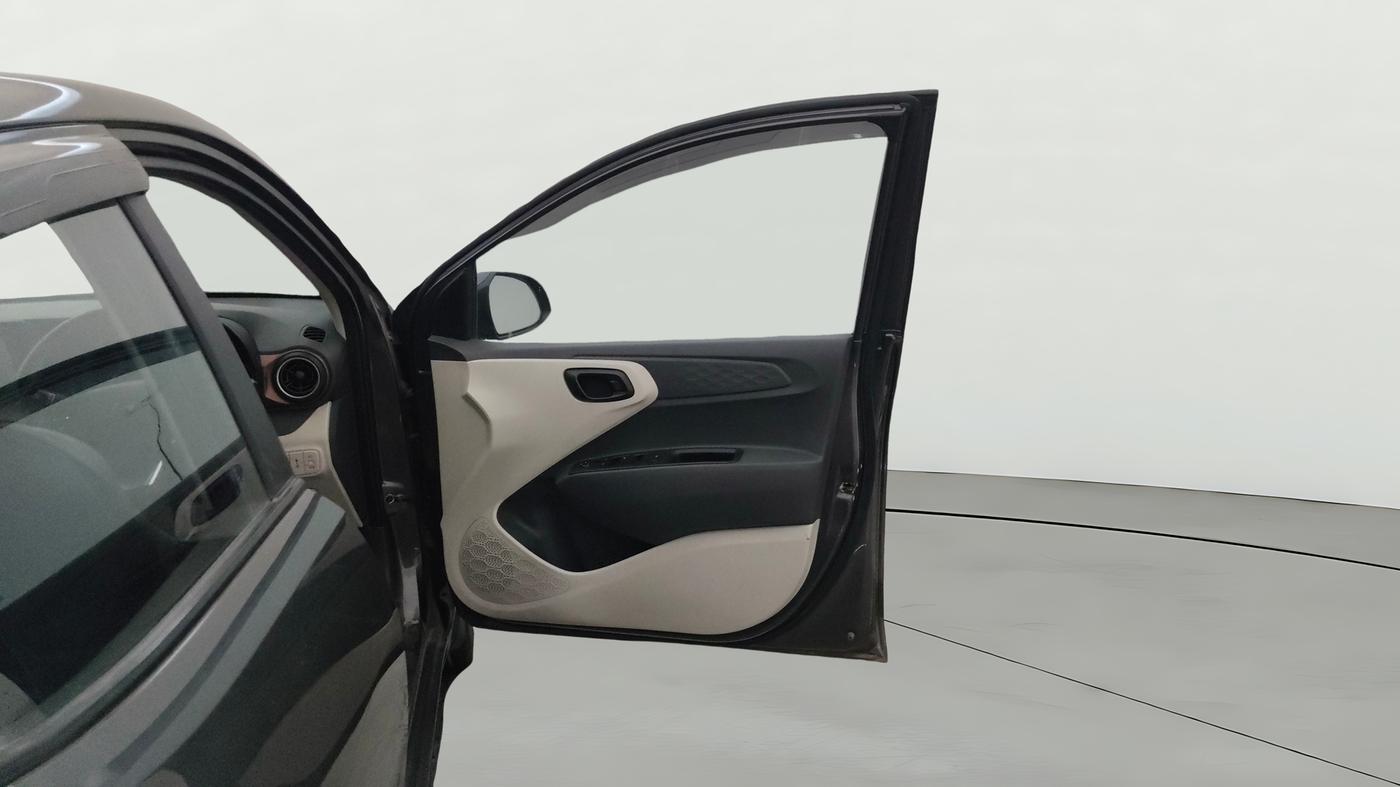 2023 Hyundai AURA S 1.2 CNG, CNG, Manual, 40,212 km, RHS Front Door