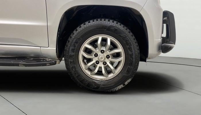 2017 Mahindra TUV300 T8, Diesel, Manual, 70,081 km, Right Front Wheel