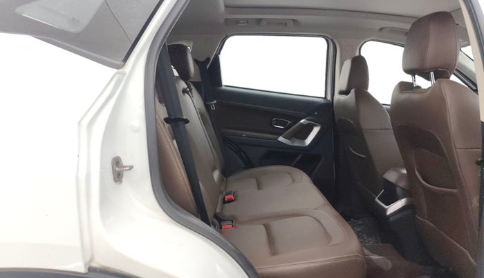 2020 Tata Harrier XZA PLUS 2.0L, Diesel, Automatic, 96,136 km, Right Side Rear Door Cabin