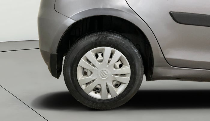 2016 Maruti Swift LXI (O), Petrol, Manual, 33,513 km, Right Rear Wheel