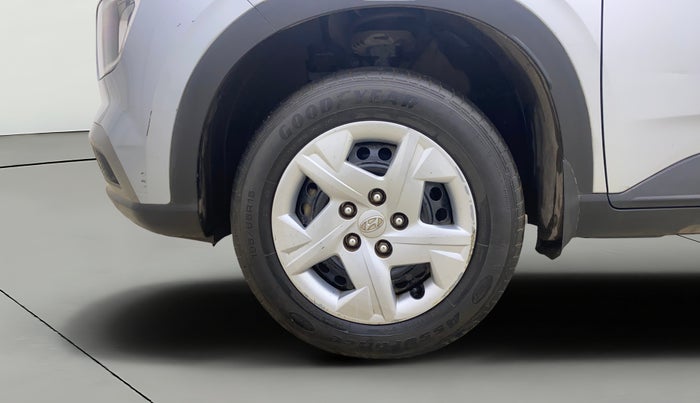 2021 Hyundai VENUE S 1.2, Petrol, Manual, 28,406 km, Left Front Wheel