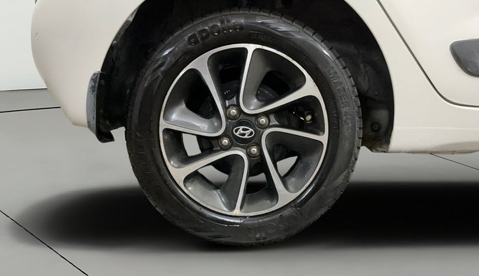 2017 Hyundai Grand i10 SPORTZ (O) AT 1.2 KAPPA VTVT, Petrol, Automatic, 24,817 km, Right Rear Wheel