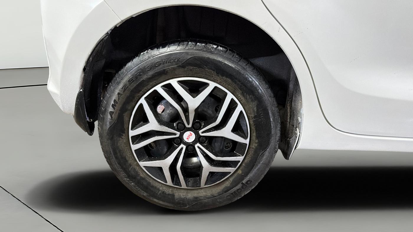 2022 Maruti Swift VXI, Petrol, Manual, 33,721 km, Right Rear Wheel