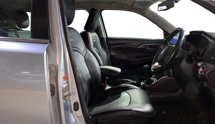 2022 Maruti Grand Vitara ALPHA SMART HYBRID, Petrol, Manual, 62,308 km, Right Side Front Door Cabin