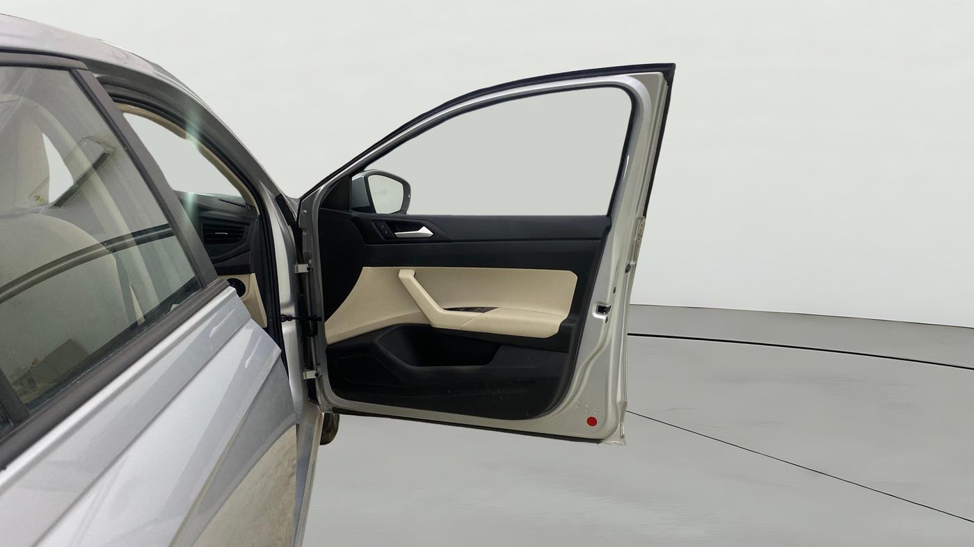 2025 Volkswagen VIRTUS COMFORTLINE TSI 1.0 MT, Petrol, Manual, 1,767 km, RHS Front Door
