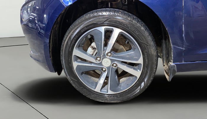 2024 Tata ALTROZ XZA Lux, Petrol, Automatic, 12,097 km, Left Front Wheel