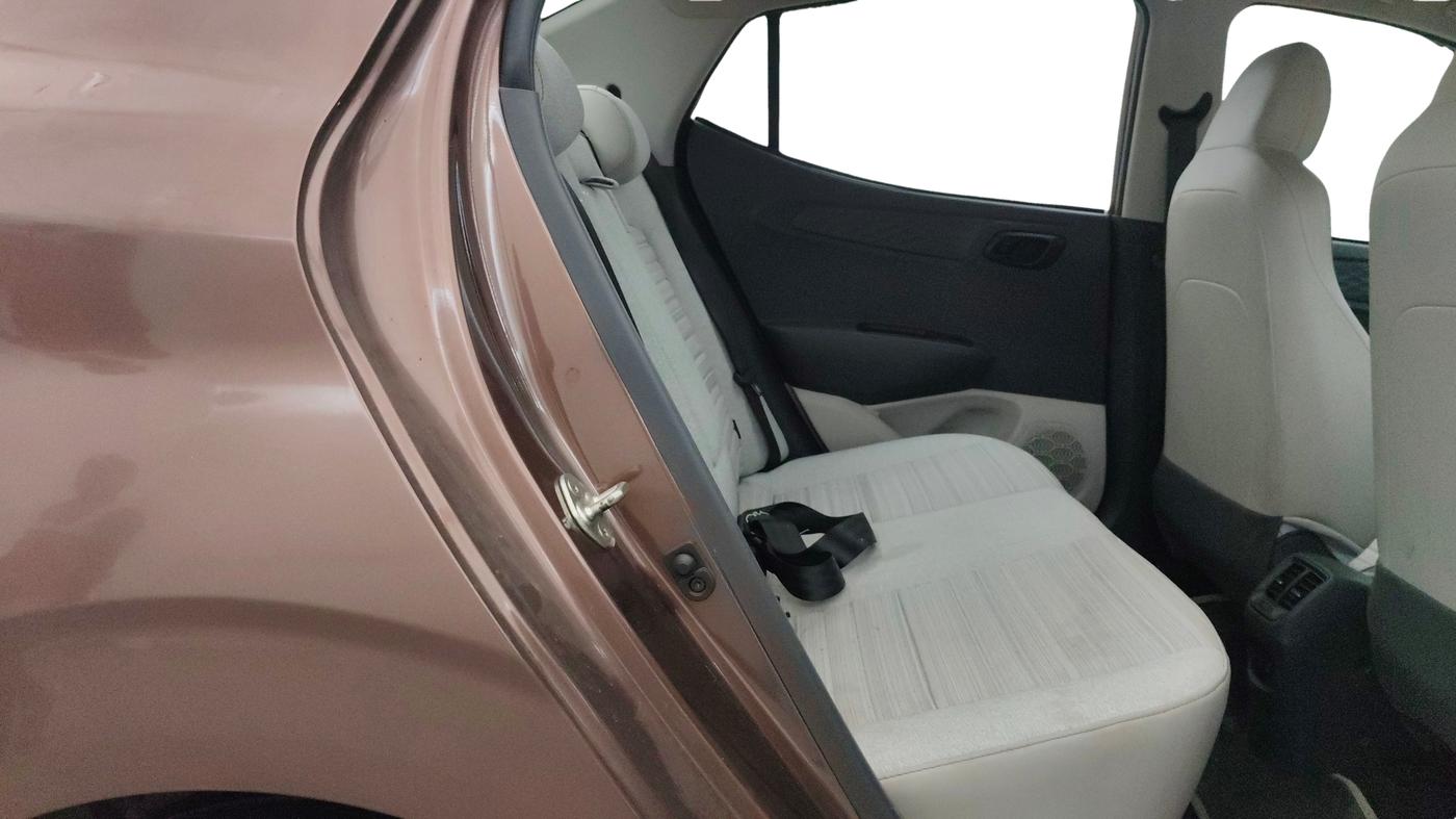 2022 Hyundai AURA S 1.2 CNG, CNG, Manual, 12,695 km, Right Side Rear Door Cabin