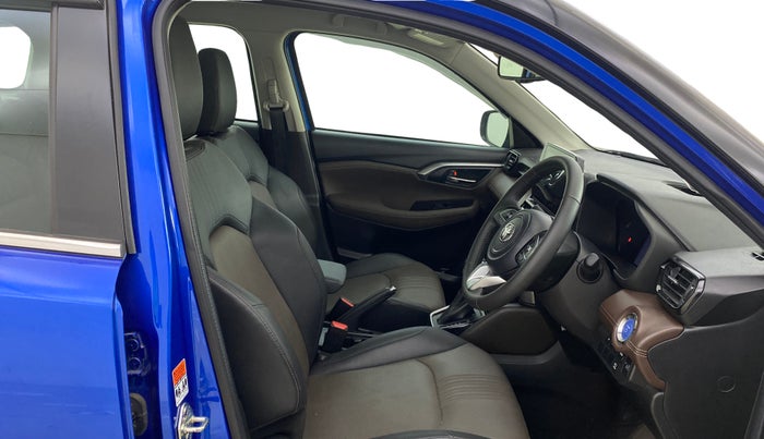 2022 Toyota URBAN CRUISER HYRYDER V HYBRID, Hybrid, Automatic, 35,471 km, Right Side Front Door Cabin