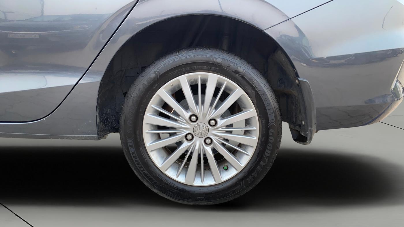 2022 Honda City 1.5L I-VTEC V MT 5TH GEN, Petrol, Manual, 1,35,449 km, Left Rear Wheel