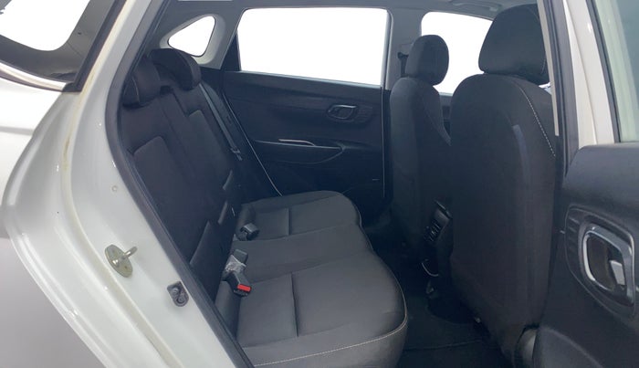 2022 Hyundai NEW I20 ASTA (O) 1.2 MT, Petrol, Manual, 23,071 km, Right Side Rear Door Cabin