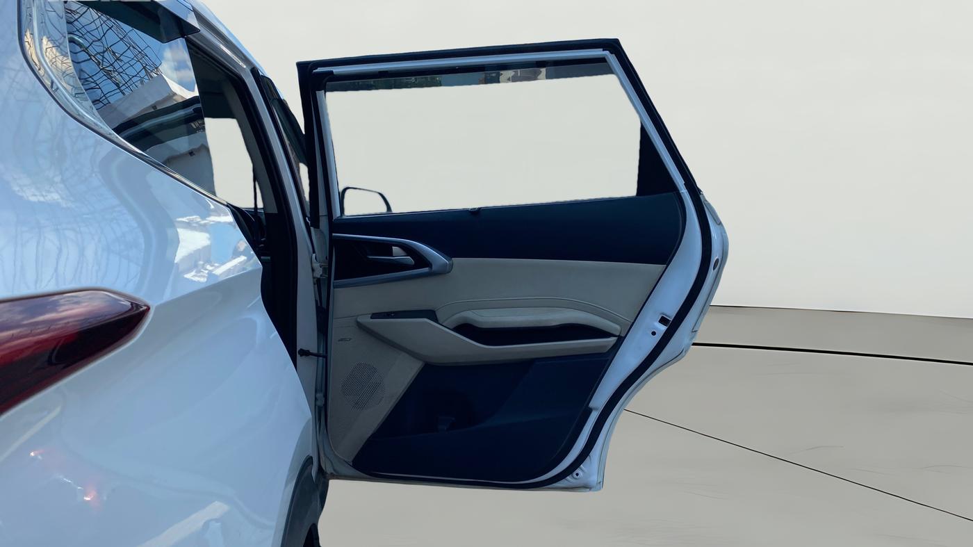 2022 KIA CARENS LUXURY PLUS 1.5 DIESEL AT 6 STR, Diesel, Automatic, 1,18,415 km, RHS Rear Door