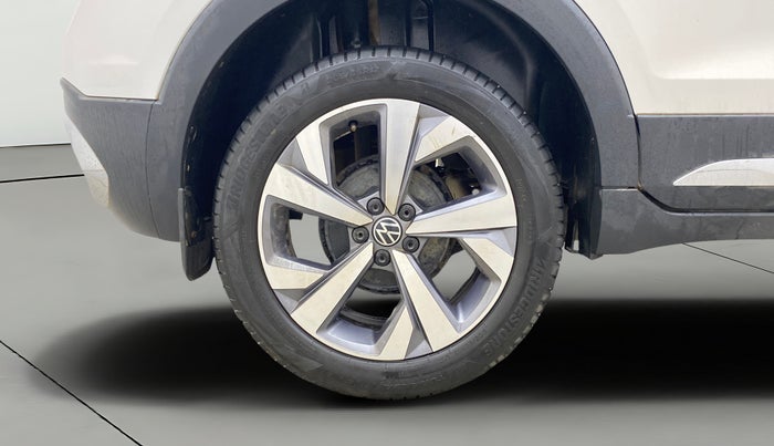 2022 Volkswagen TAIGUN TOPLINE 1.0 TSI MT, Petrol, Manual, 1,36,897 km, Right Rear Wheel