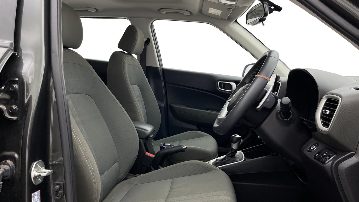 2021 Hyundai VENUE SX PLUS 1.0 TURBO DCT, Petrol, Automatic, 37,944 km, Right Side Front Door Cabin