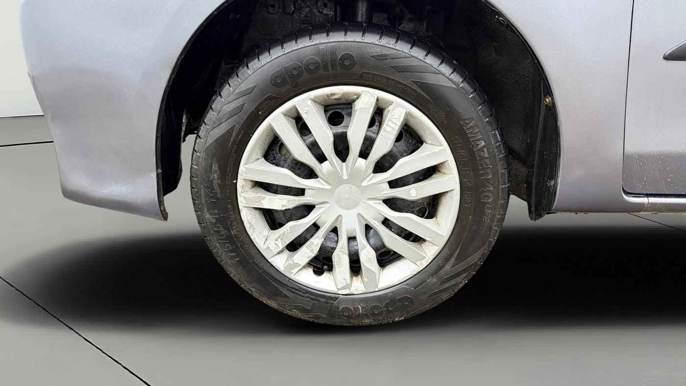 2015 Toyota Etios Liva G, Petrol, Manual, 52,006 km, Left Front Wheel