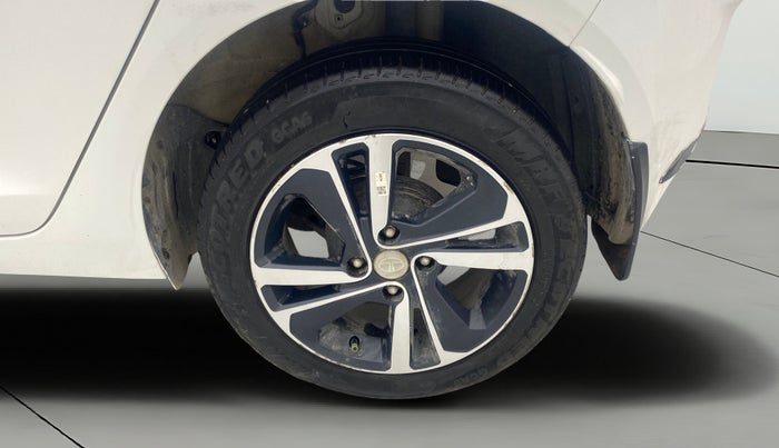 2023 Tata ALTROZ XZ + SUNROOF, Petrol, Manual, 44,407 km, Left Rear Wheel